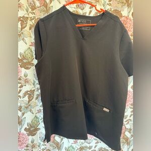 Figs multi pocket scrub top